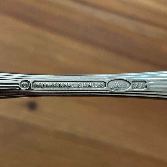 International Lyon FASCINATION Oval Soup Spoon Flatware 7.5 in 18-8 Stainless - Picture 2 of 13